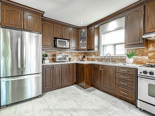 136 Regina Ave, Toronto, ON - Indoor Photo Showing Kitchen