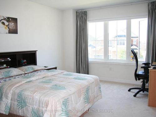 1685 Emberton Way, Innisfil, ON - Indoor Photo Showing Bedroom