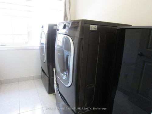 1685 Emberton Way, Innisfil, ON - Indoor Photo Showing Laundry Room