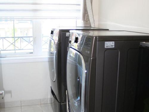 1685 Emberton Way, Innisfil, ON - Indoor Photo Showing Laundry Room