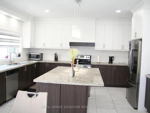 1685 Emberton Way, Innisfil, ON - Indoor Photo Showing Kitchen With Stainless Steel Kitchen With Upgraded Kitchen