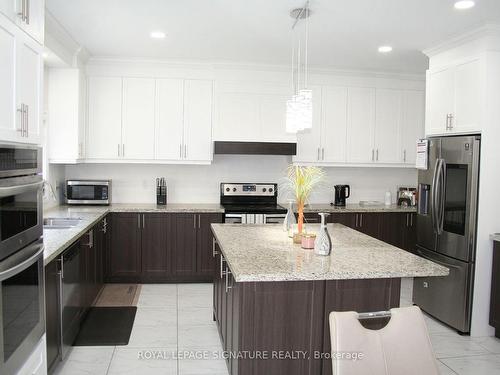 1685 Emberton Way, Innisfil, ON - Indoor Photo Showing Kitchen With Stainless Steel Kitchen With Upgraded Kitchen