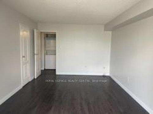 409-300 Webb Dr, Mississauga, ON - Indoor Photo Showing Other Room