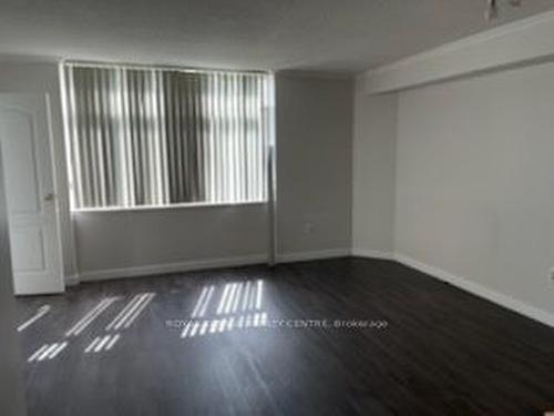 409-300 Webb Dr, Mississauga, ON - Indoor Photo Showing Other Room