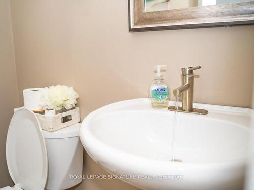 111 Preston Dr, Orangeville, ON - Indoor Photo Showing Bathroom