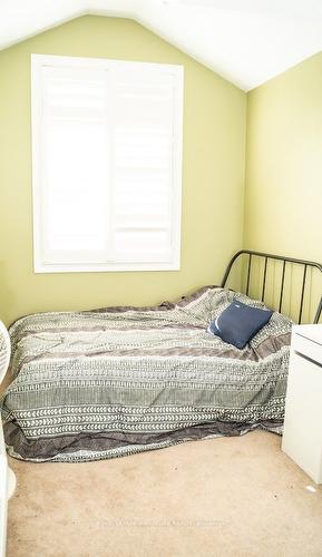 111 Preston Dr, Orangeville, ON - Indoor Photo Showing Bedroom