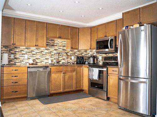 111 Preston Dr, Orangeville, ON - Indoor Photo Showing Kitchen