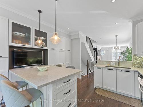 76 Lobo Mews, Toronto, ON - Indoor Photo Showing Kitchen With Upgraded Kitchen