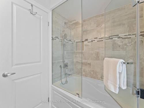 76 Lobo Mews, Toronto, ON - Indoor Photo Showing Bathroom