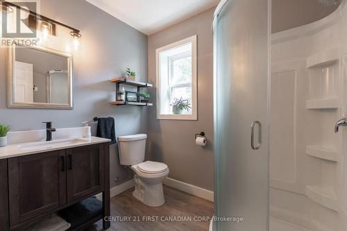 14 Cornish Street, London, ON - Indoor Photo Showing Bathroom