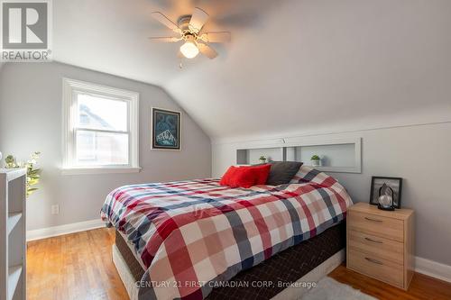 14 Cornish Street, London, ON - Indoor Photo Showing Bedroom