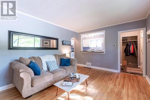 14 Cornish Street, London, ON - Indoor Photo Showing Living Room