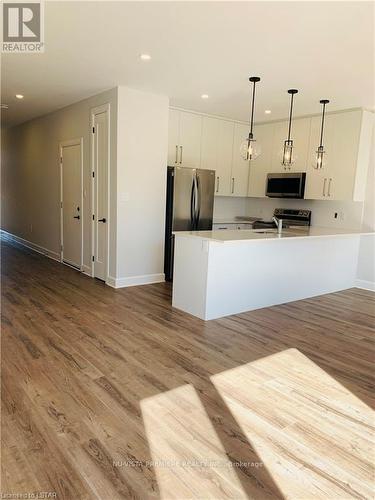 113 - 175 Doan Drive, Middlesex Centre (Kilworth), ON - Indoor Photo Showing Kitchen With Upgraded Kitchen