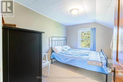 10701 Lamont Drive, Middlesex Centre (Komoka), ON - Indoor Photo Showing Bedroom