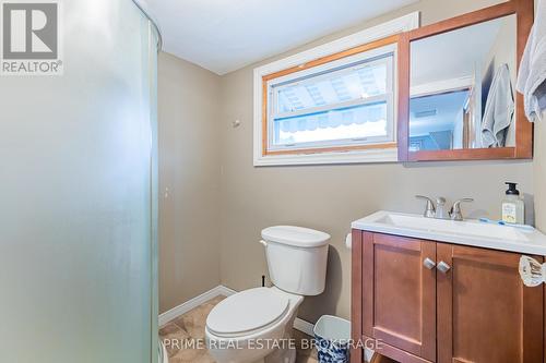 10701 Lamont Drive, Middlesex Centre (Komoka), ON - Indoor Photo Showing Bathroom