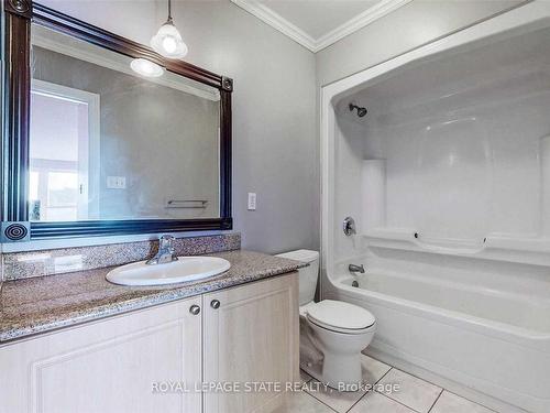 608-135 James St S, Hamilton, ON - Indoor Photo Showing Bathroom