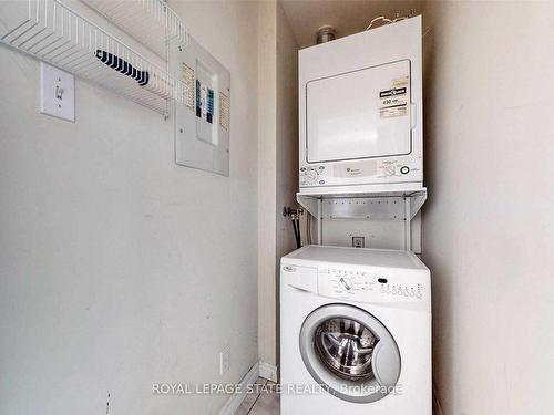 608-135 James St S, Hamilton, ON - Indoor Photo Showing Laundry Room