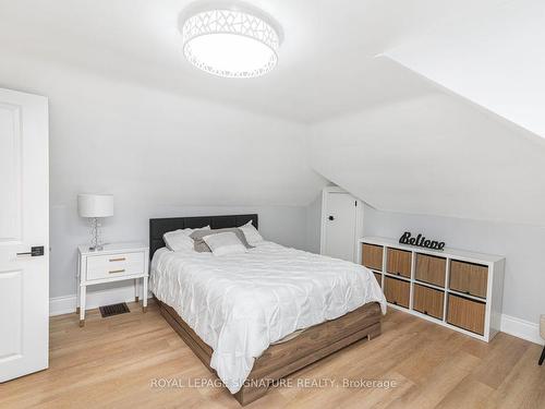 62 East 14Th St, Hamilton, ON - Indoor Photo Showing Bedroom