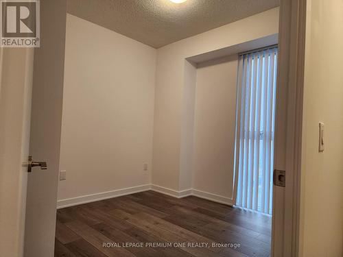 602 - 10 Honeycrisp Crescent, Vaughan, ON - Indoor Photo Showing Other Room