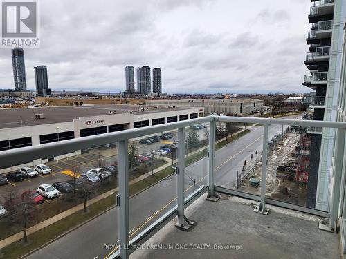 602 - 10 Honeycrisp Crescent, Vaughan, ON - Outdoor With View