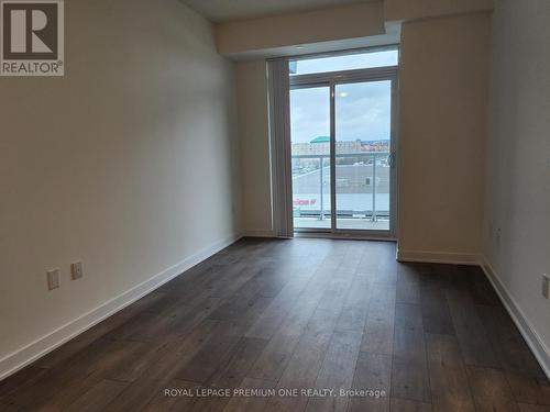 602 - 10 Honeycrisp Crescent, Vaughan, ON - Indoor Photo Showing Other Room