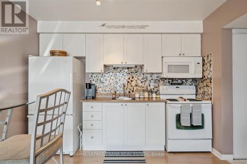 16 - 1 Testa Road, Uxbridge, ON - Indoor Photo Showing Kitchen