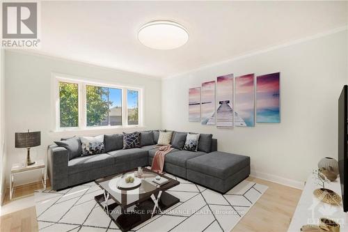 1221 Notting Hill Avenue, Ottawa, ON - Indoor Photo Showing Living Room