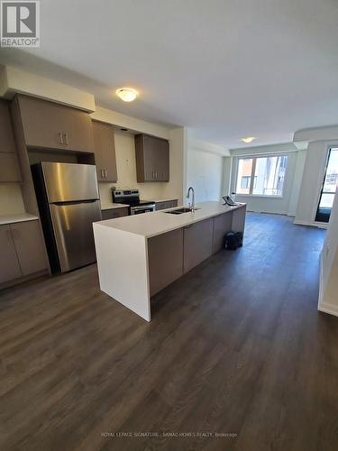 3 - 98 Huguenot Road, Oakville, ON - Indoor Photo Showing Kitchen