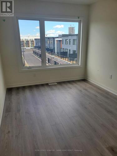 3 - 98 Huguenot Road, Oakville, ON - Indoor Photo Showing Other Room