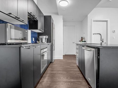 Kitchen - 2508-405 Rue De La Concorde, Montréal (Ville-Marie), QC - Indoor Photo Showing Kitchen With Upgraded Kitchen