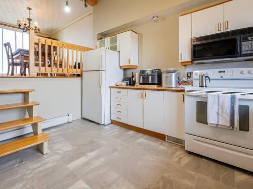 Kitchen - 807 Route 199, Les Îles-De-La-Madeleine, QC - Indoor Photo Showing Kitchen