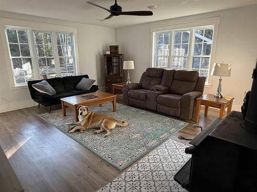 3325 Kam Current Road, Thunder Bay ( Kaministiquia ), ON - Indoor Photo Showing Living Room