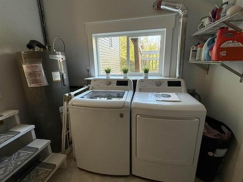 3325 Kam Current Road, Thunder Bay ( Kaministiquia ), ON - Indoor Photo Showing Laundry Room