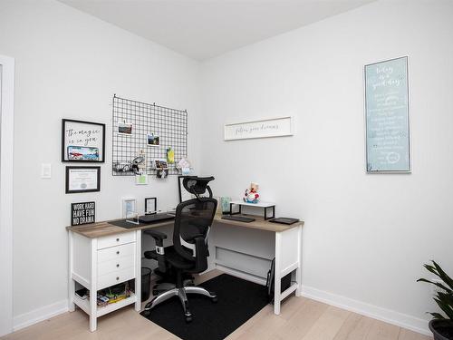 1825 Rosslyn Road, Thunder Bay, ON - Indoor Photo Showing Office