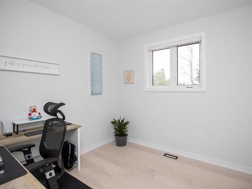 1825 Rosslyn Road, Thunder Bay, ON - Indoor Photo Showing Office