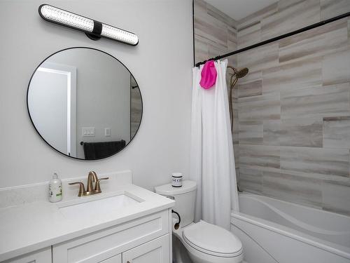 1825 Rosslyn Road, Thunder Bay, ON - Indoor Photo Showing Bathroom