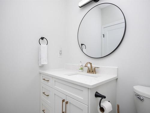 1825 Rosslyn Road, Thunder Bay, ON - Indoor Photo Showing Bathroom