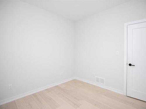 1825 Rosslyn Road, Thunder Bay, ON - Indoor Photo Showing Other Room