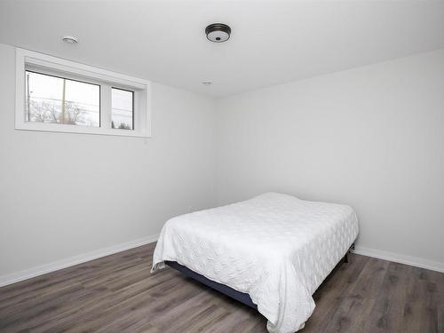 1825 Rosslyn Road, Thunder Bay, ON - Indoor Photo Showing Bedroom