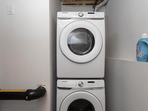 1825 Rosslyn Road, Thunder Bay, ON - Indoor Photo Showing Laundry Room