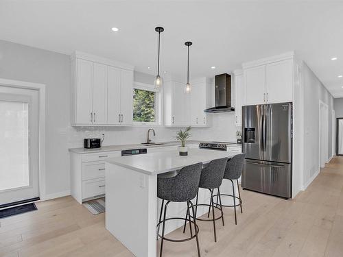 1825 Rosslyn Road, Thunder Bay, ON - Indoor Photo Showing Kitchen With Upgraded Kitchen