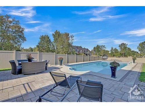 229 Cabrelle Place, Manotick, ON 