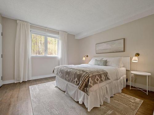 Chambre Ã Â coucher - 481-211 Ch. De Lac-Tremblant-Nord, Mont-Tremblant, QC - Indoor Photo Showing Bedroom