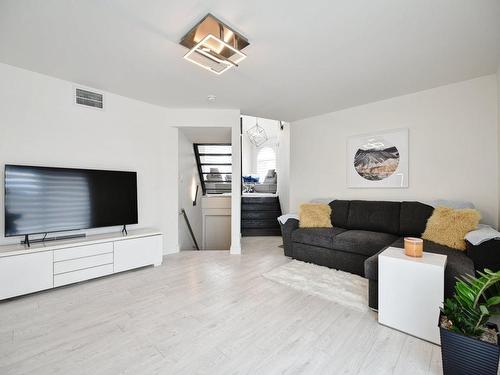 Salle familiale - 8990 Place Rodier, Brossard, QC - Indoor Photo Showing Living Room