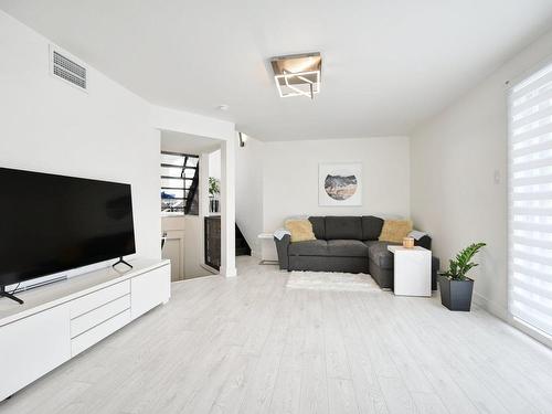 Salle familiale - 8990 Place Rodier, Brossard, QC - Indoor Photo Showing Living Room