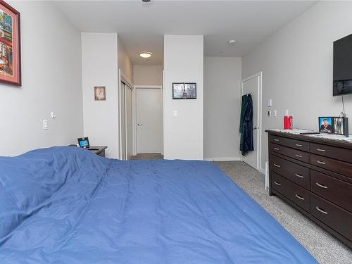 301-590 Bezanton Way, Colwood, BC - Indoor Photo Showing Bedroom