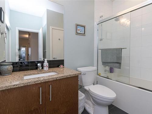 301-590 Bezanton Way, Colwood, BC - Indoor Photo Showing Bathroom