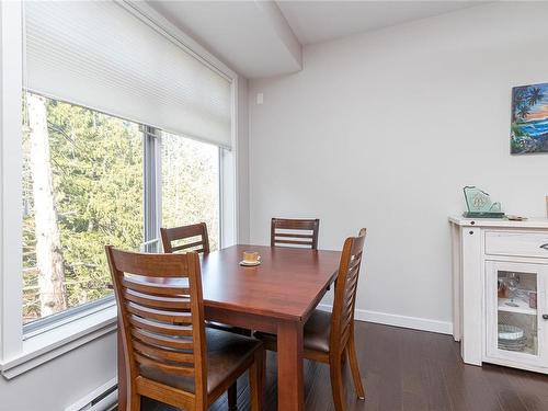 301-590 Bezanton Way, Colwood, BC - Indoor Photo Showing Dining Room