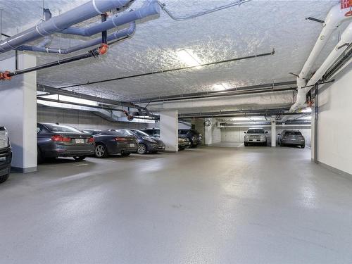 301-1090 Johnson St, Victoria, BC - Indoor Photo Showing Garage