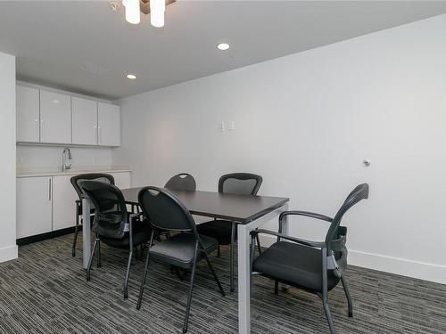 301-1090 Johnson St, Victoria, BC - Indoor Photo Showing Dining Room